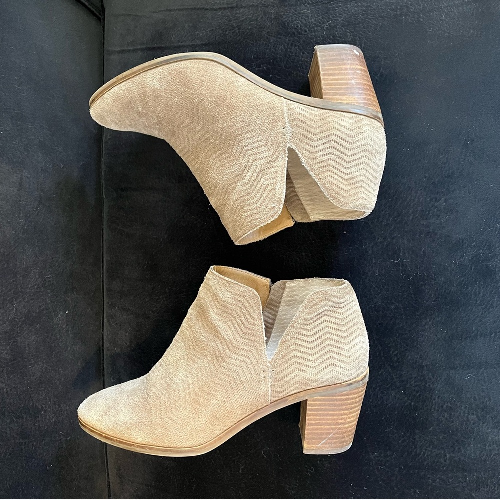 Lucky Brand Pickla Ankle Boots Taupe Suede Zip Up Booties Shoes Womens Size 9.5M - Picture 7 of 10